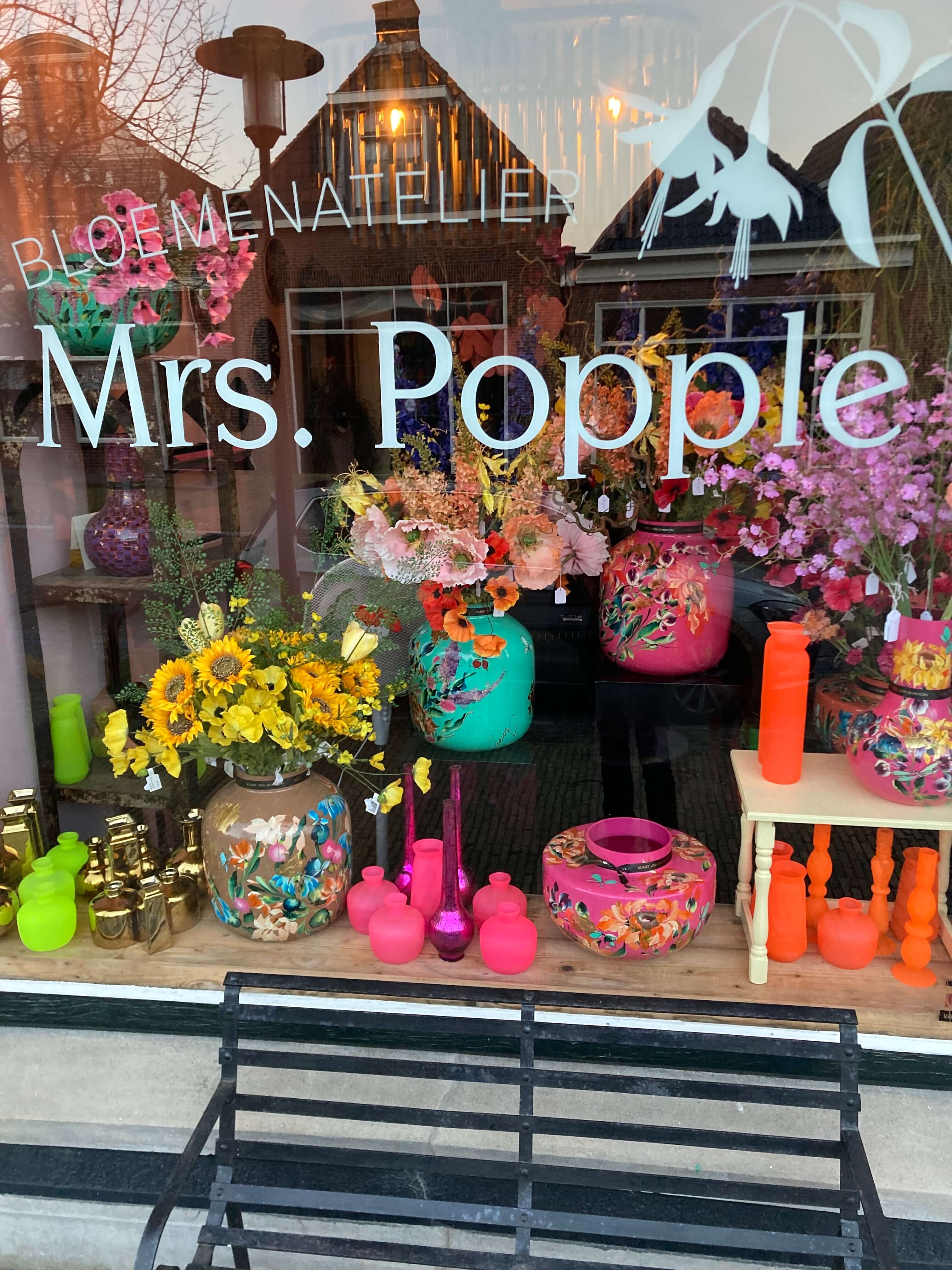  Mrs. Popple etalage 